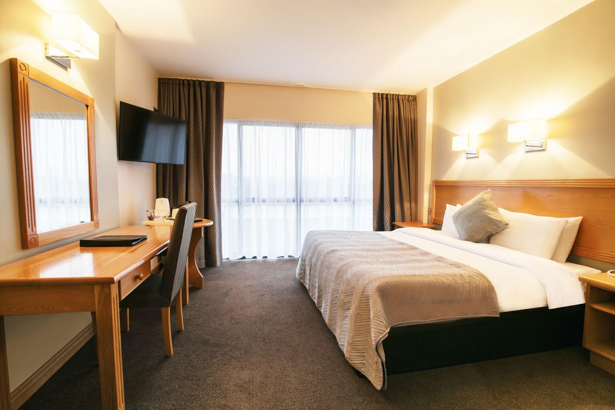 La Mon Hotel & Country Club Castlereagh エクステリア 写真