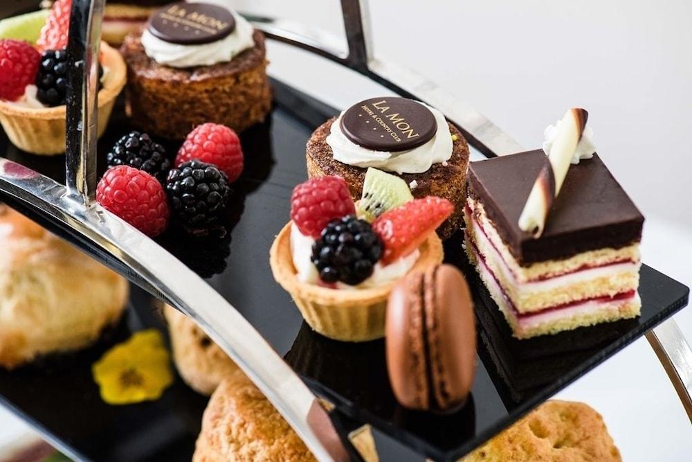 La Mon Hotel & Country Club Castlereagh エクステリア 写真