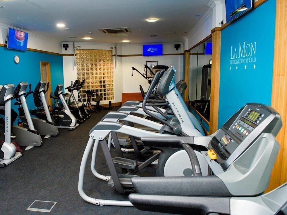 La Mon Hotel & Country Club Castlereagh エクステリア 写真