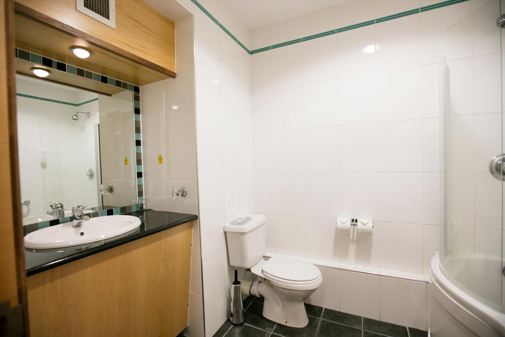 La Mon Hotel & Country Club Castlereagh エクステリア 写真