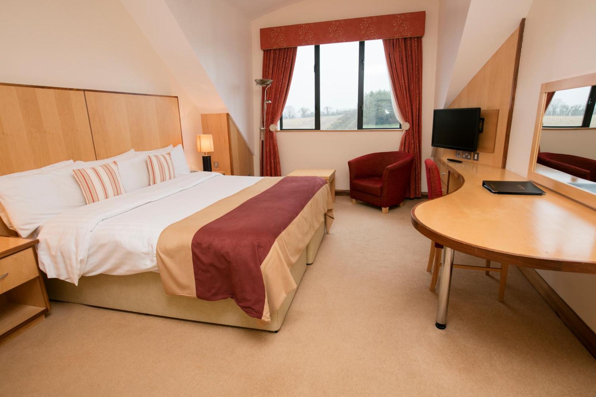 La Mon Hotel & Country Club Castlereagh エクステリア 写真
