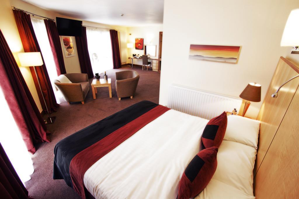 La Mon Hotel & Country Club Castlereagh エクステリア 写真