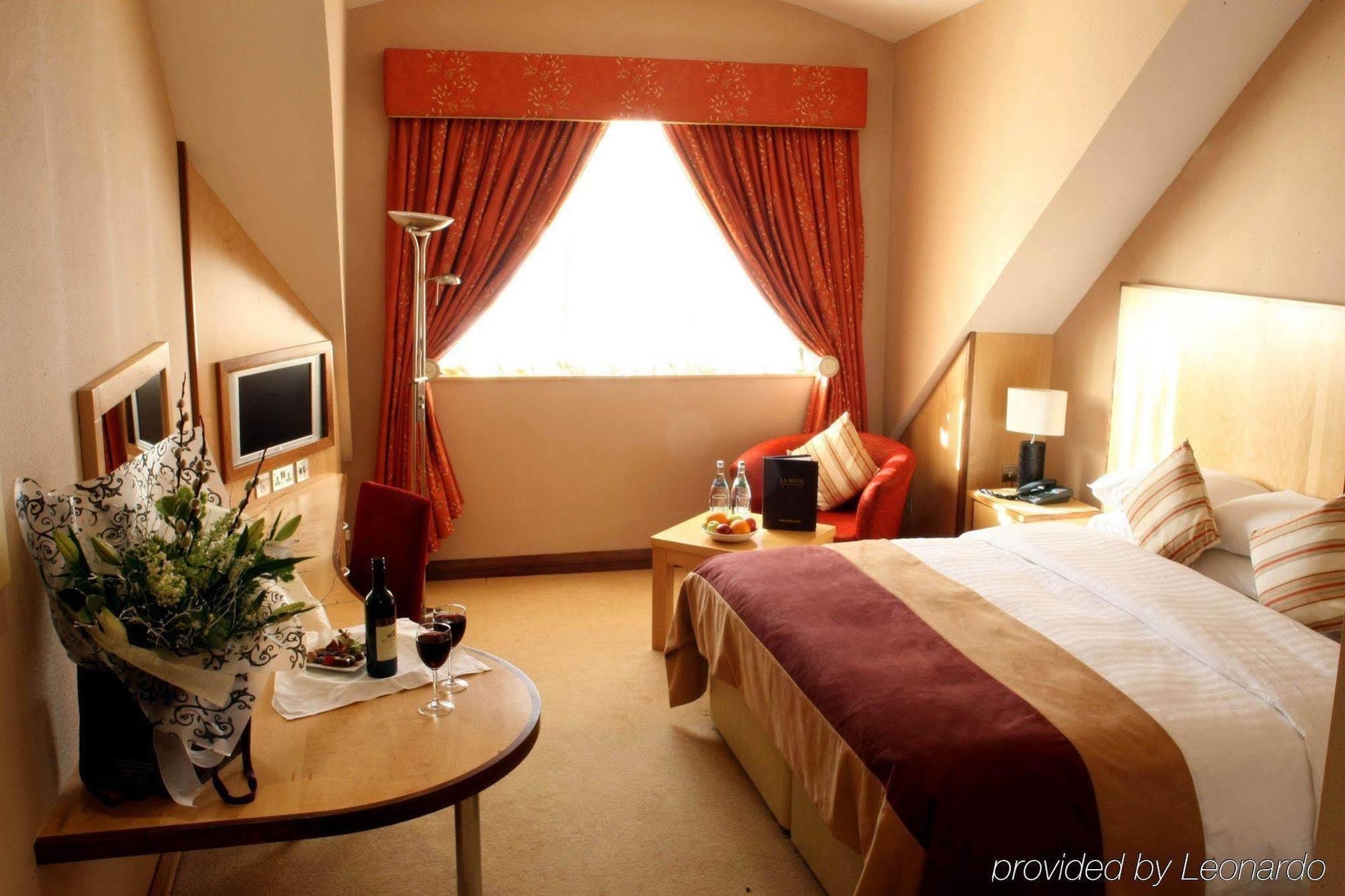 La Mon Hotel & Country Club Castlereagh エクステリア 写真