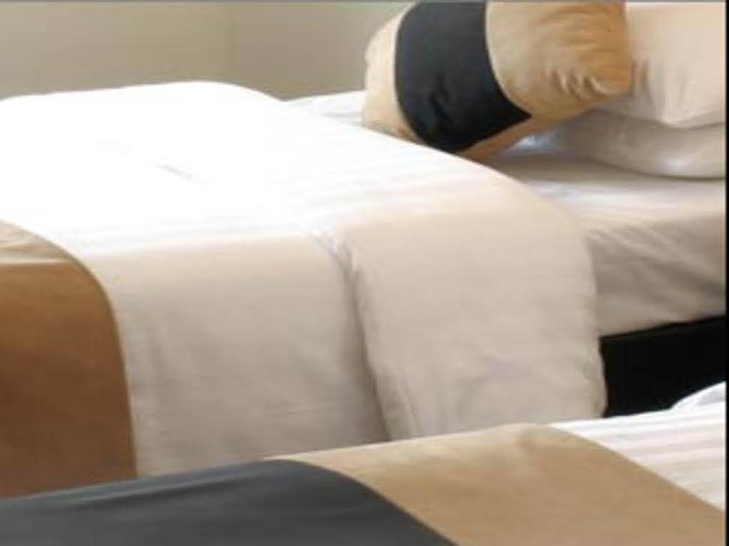 La Mon Hotel & Country Club Castlereagh エクステリア 写真