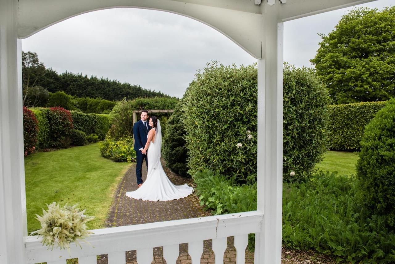 La Mon Hotel & Country Club Castlereagh エクステリア 写真