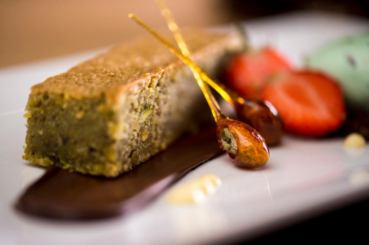 La Mon Hotel & Country Club Castlereagh エクステリア 写真